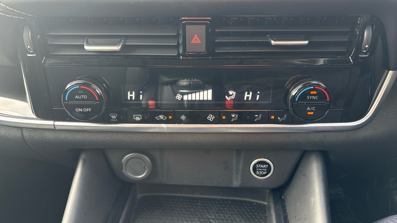 Nissan Qashqai 1.3 DiG-T MH N-Connecta 5dr Petrol Hatchback